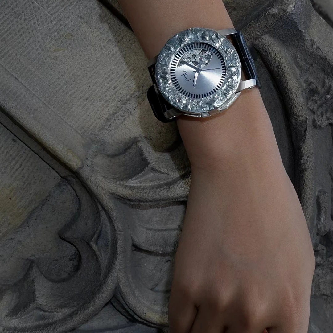 FOB PARIS W102白金不露机芯配黑色单环表带