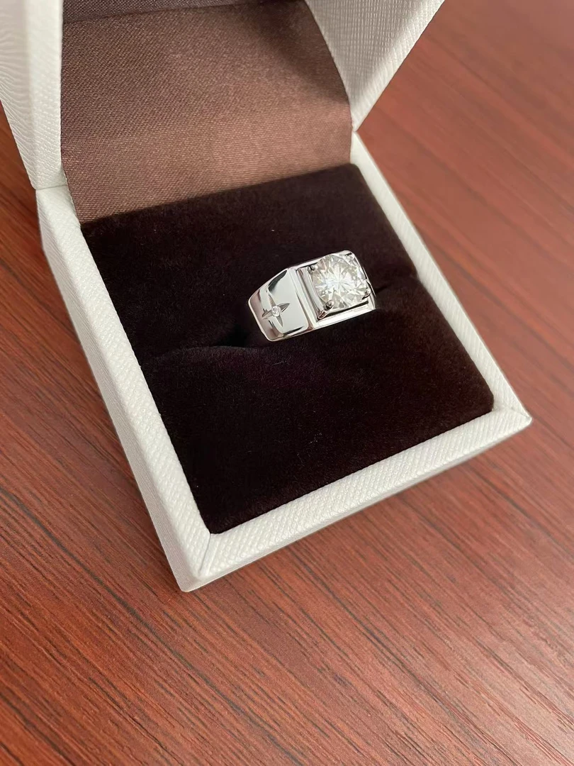 925银莫桑石戒指 925银莫桑石戒指-双星男戒2克拉---合成碳硅石