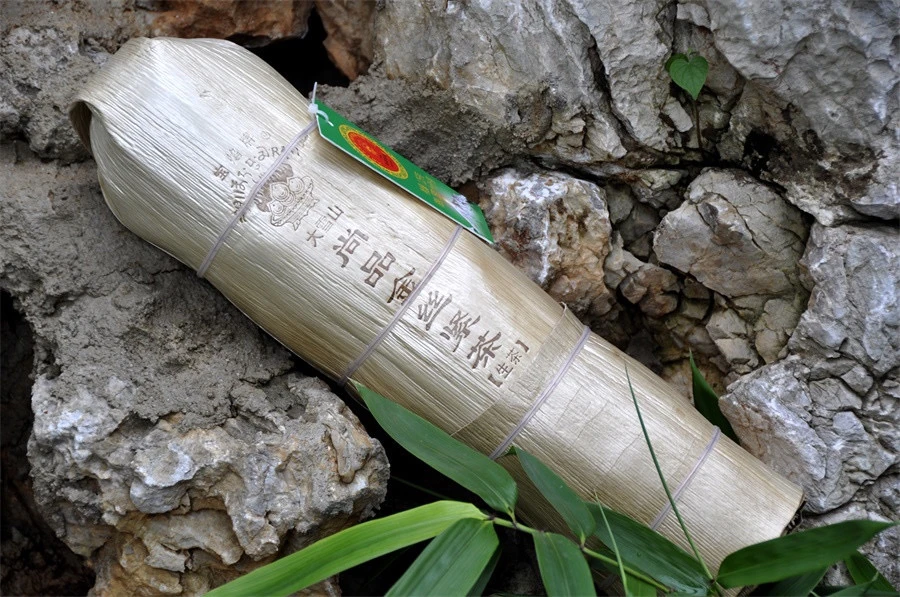 下关沱茶 2017年 尚品金丝紧茶·生茶 250克/沱 5沱/条