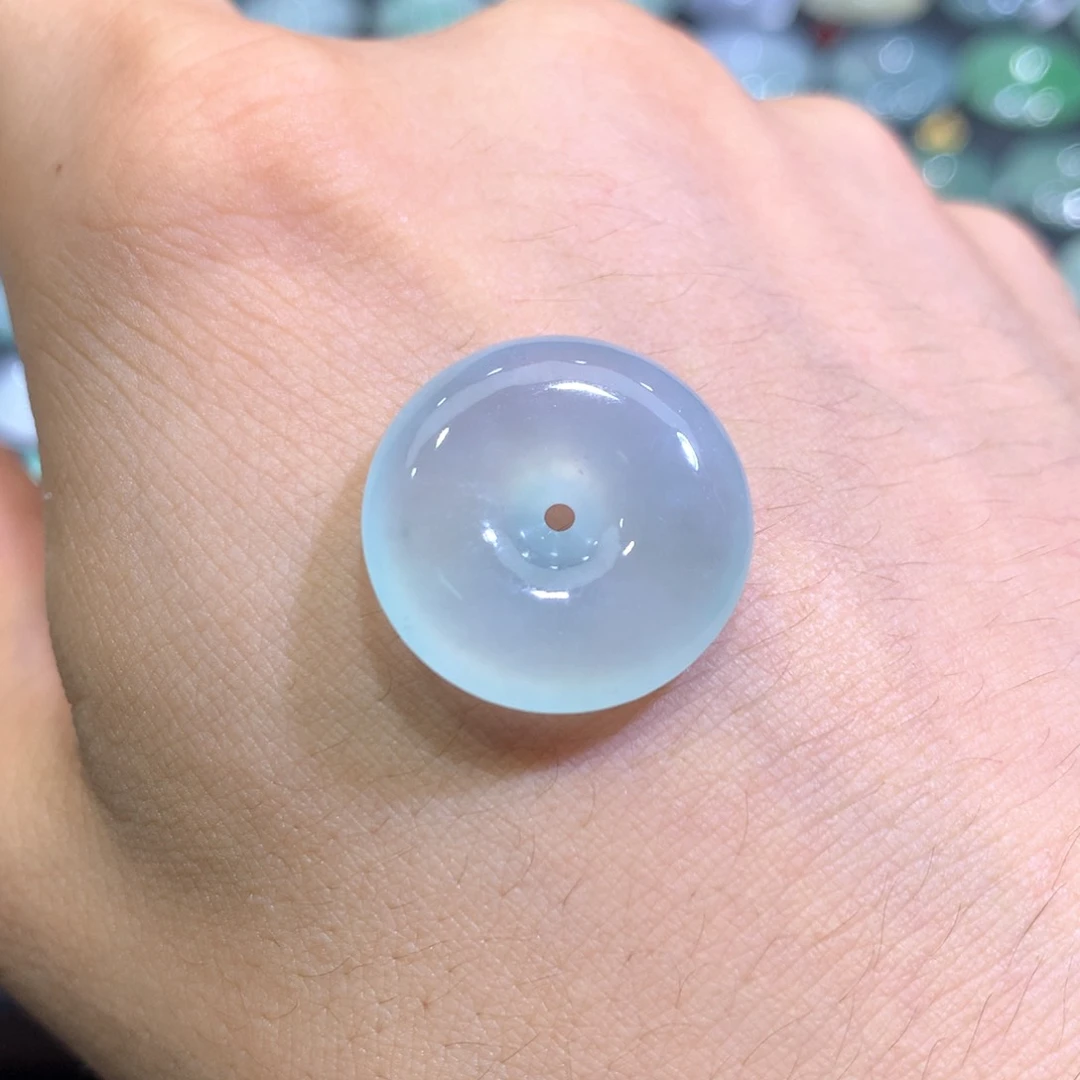 翡翠颈饰未镶嵌平安扣