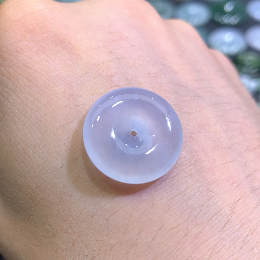 翡翠颈饰未镶嵌平安扣