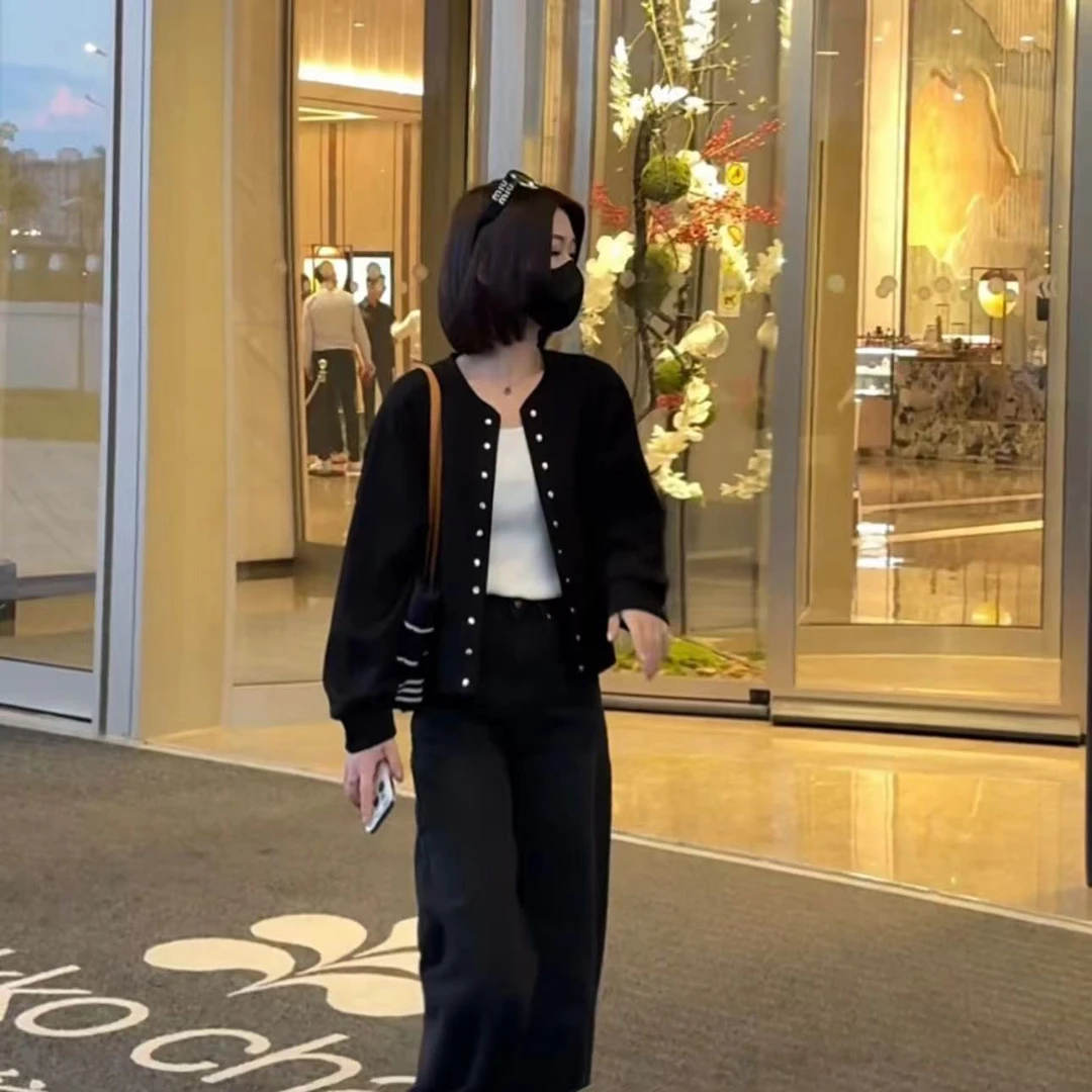 玳妮【棒球服】秋季立领金属单排扣弹力卫衣外罩轻薄款百搭短款外套