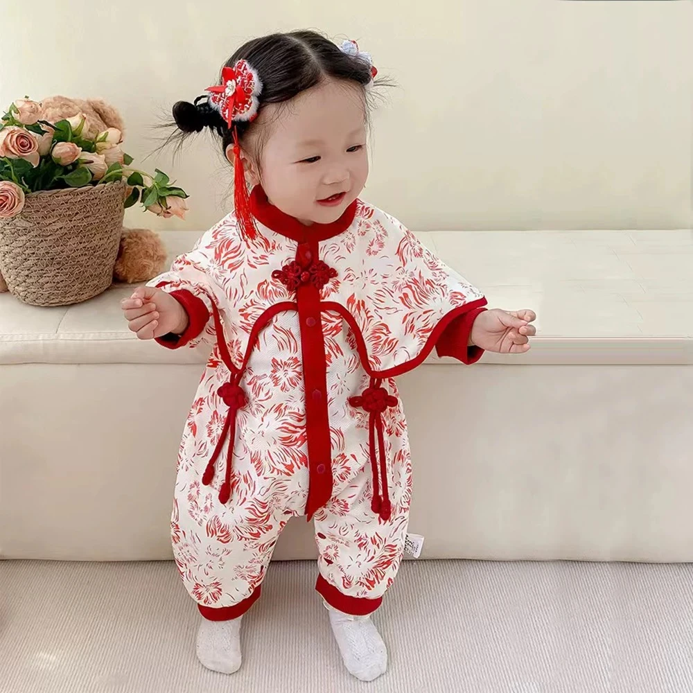 红色中国结披肩女宝宝秋冬连体衣薄棉外出婴儿满月百天礼服中国风