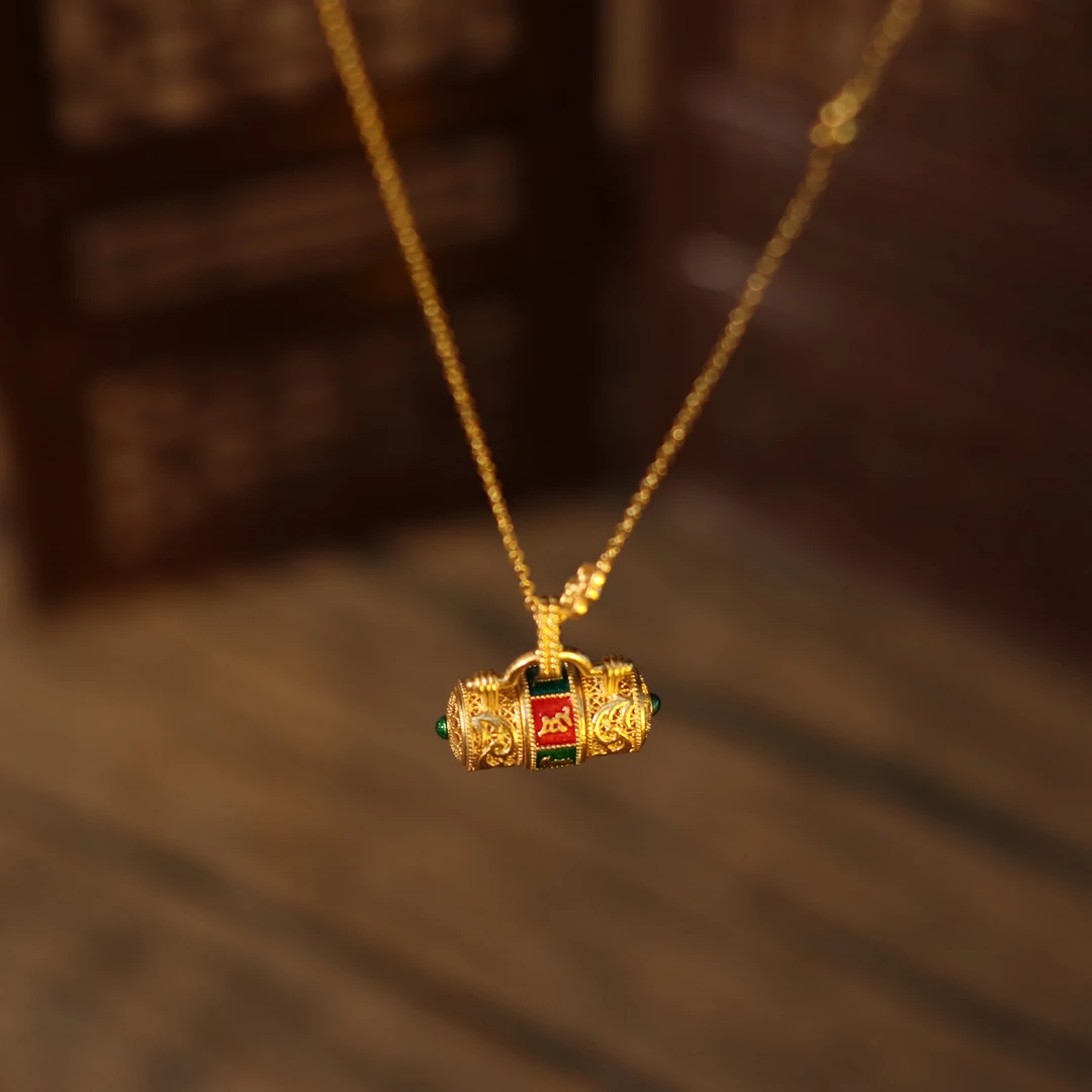 朝銮黄金珐琅彩六字真言桶锁包镂空花丝足金套链