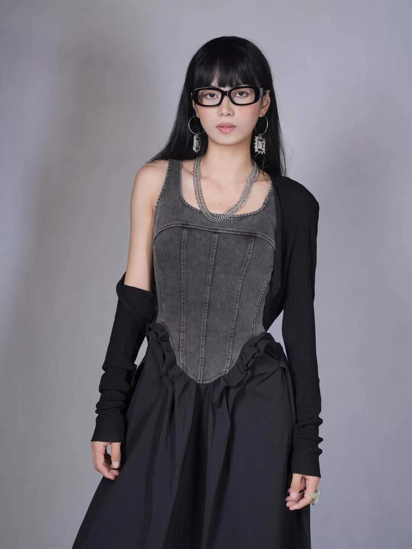 老吴的衣橱【复古滤镜】 法式纯色百搭小坎肩遮肉显瘦黑色披肩L098