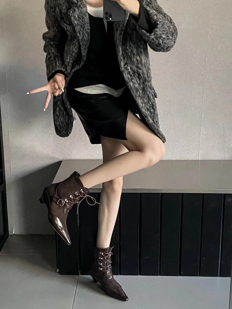 老吴的衣橱【夜寂】秋冬黑色复古小众设计感女靴子百搭中高筒靴X102