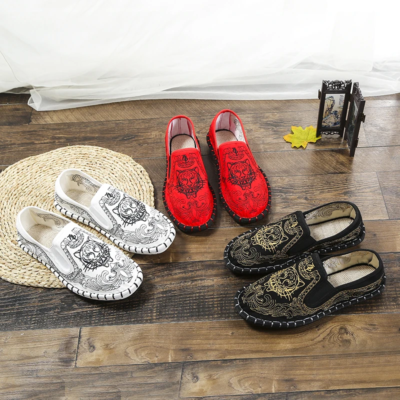 新款手工老北京刺绣布鞋男精神小伙经典休闲鞋社会豆豆鞋脸谱潮鞋