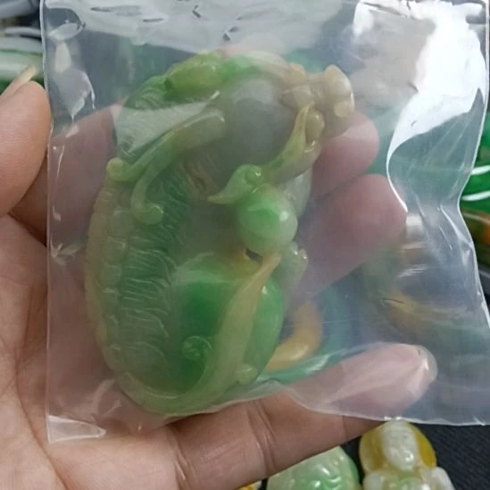 翡翠颈饰未镶嵌清***q
