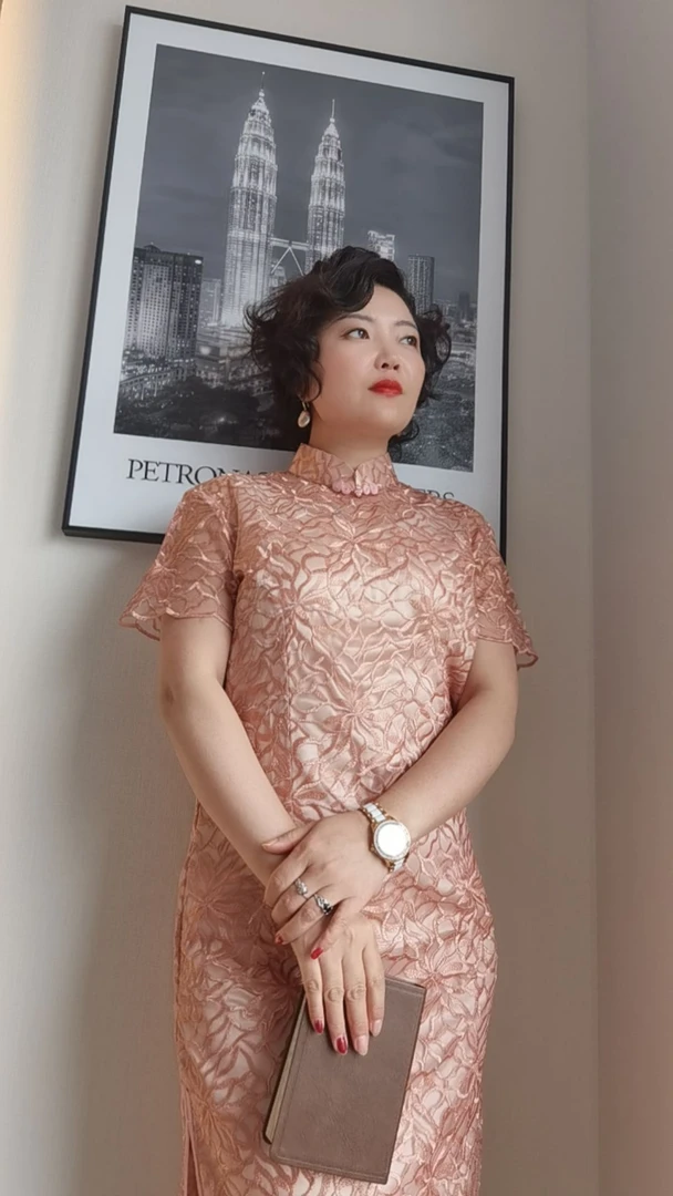 中外贸易港『光与鳞』玉洁冰清性感轻奢极简素雅新中式旗袍