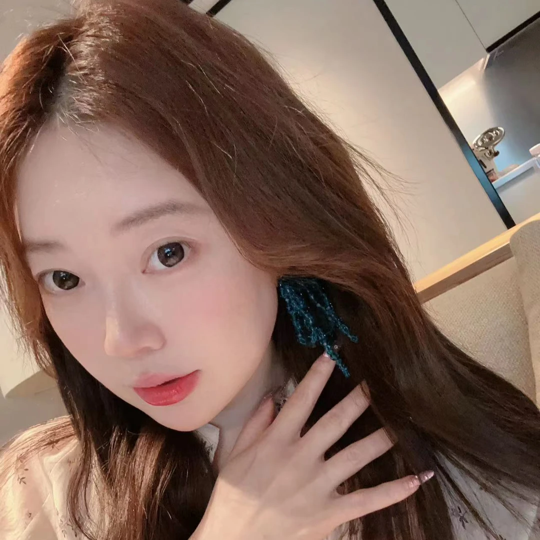 非金属仿水晶耳饰 【BORAKOO】【吉莉】东大门代购~高级孔雀蓝耳钉