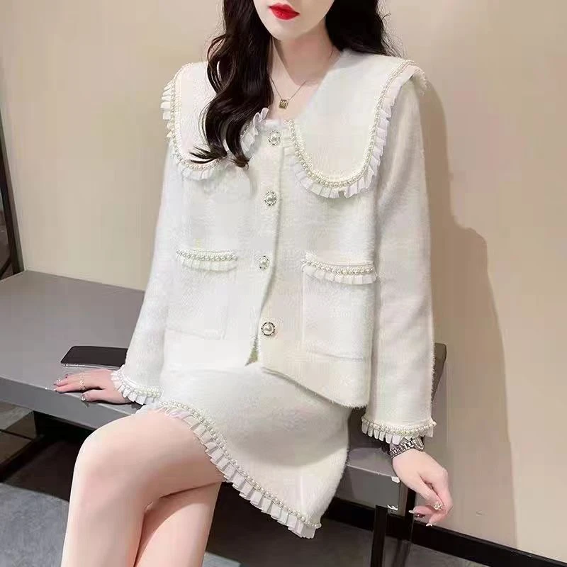 千语栀【寒月】可爱减龄钉珠百搭娃娃领洋气半裙短款上衣两件套秋冬