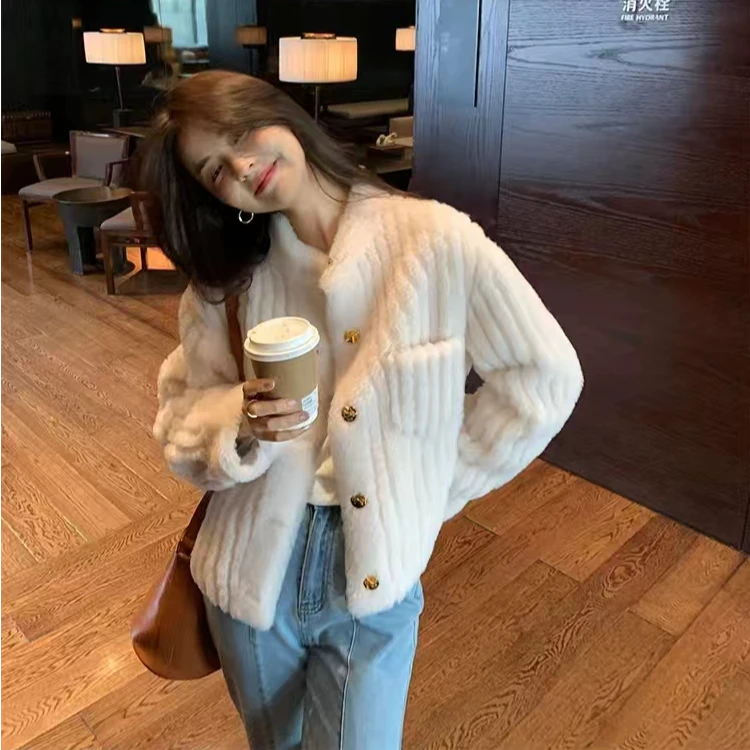 千语栀【续几念冬】 小个子羊羔绒俏皮冬季显瘦法式短款外套设计感