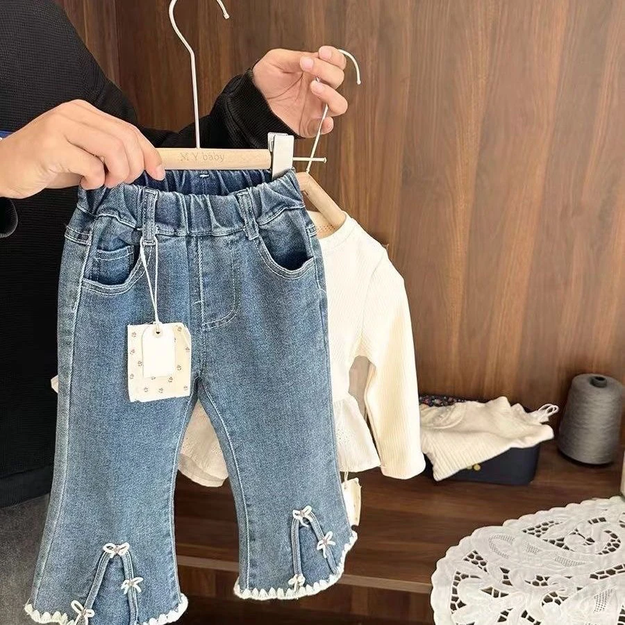 女宝宝弹力修型牛仔裤女婴儿秋季2024新款女童洋气优雅微喇叭裤子