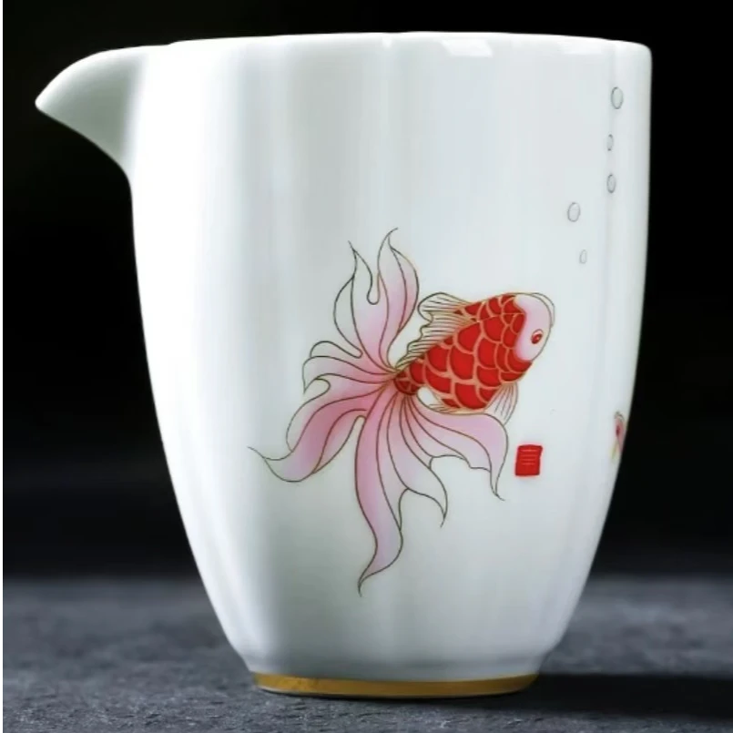 富贵有余  白底鱼乐分茶公道F42