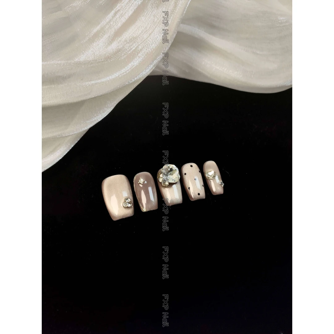 【星染霜】新款裸色大钻满钻显白杏仁甲纯手工穿戴甲