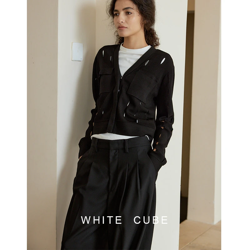whitecube时髦镂空破洞可水洗V领暗扣随性长袖修身针织开衫