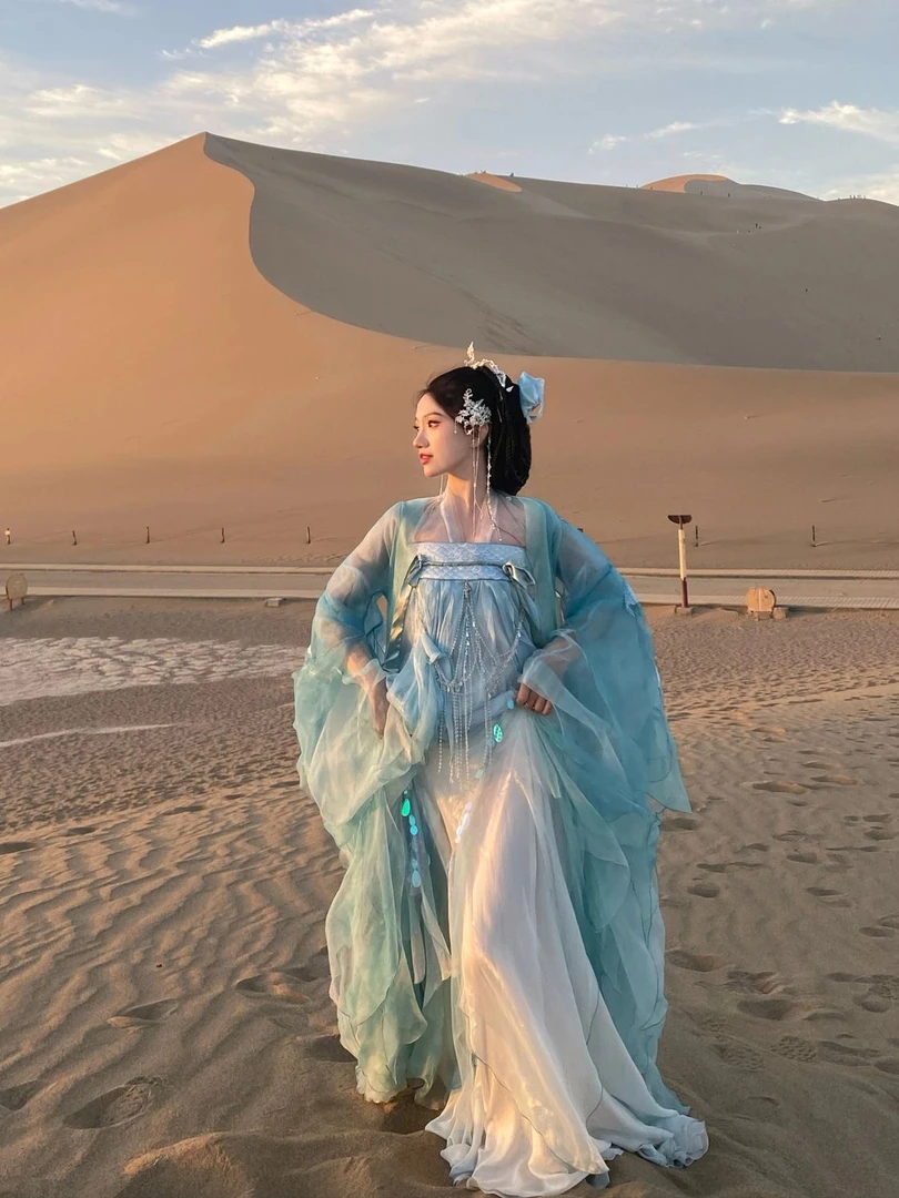 原创汉服蓝色人鱼新款仙气重工刺绣齐胸唐制绣花大袖春夏秋套装女