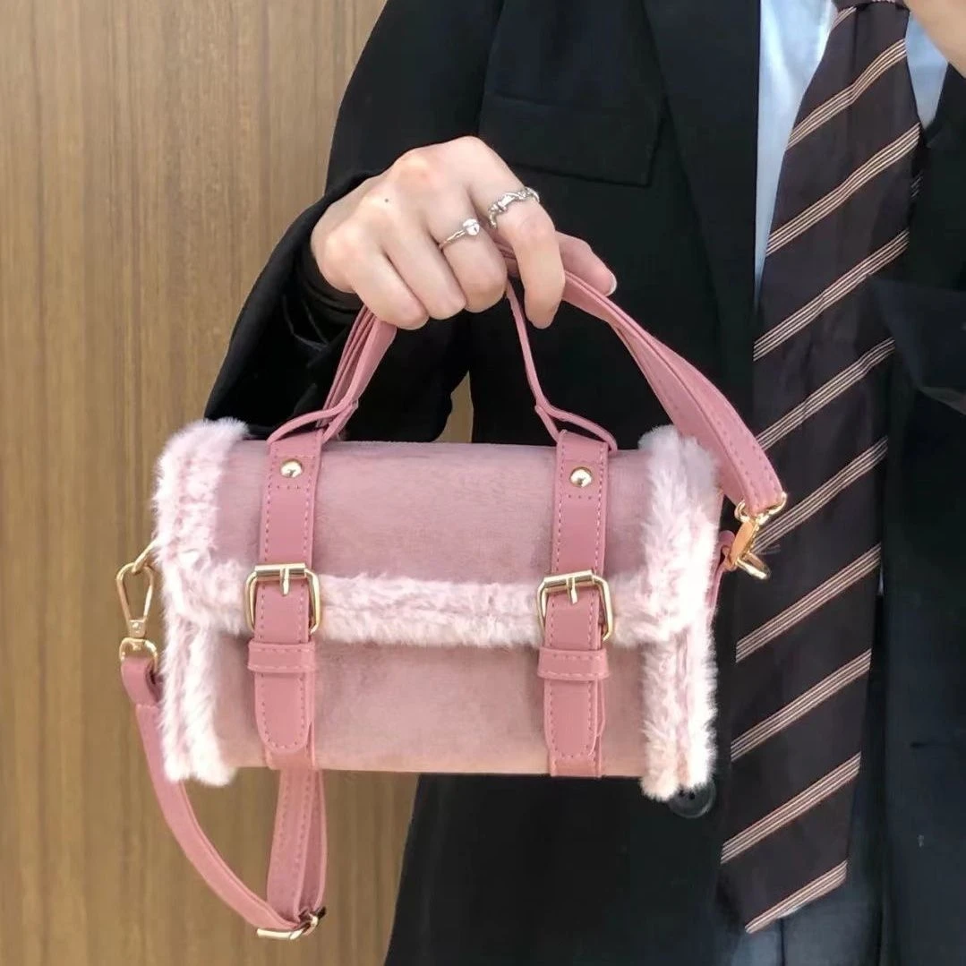 高级感秋冬时尚毛绒包包女2025新款潮斜挎包百搭ins小众质感包