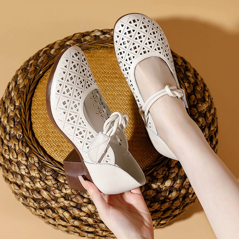 不累脚中老年妈妈凉鞋真皮软底包头中老年女鞋舒适透气洞洞皮鞋女