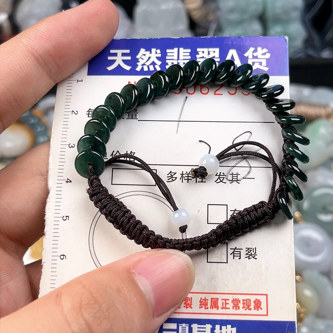 翡翠颈饰未镶嵌天然翡翠A货多样性发其中一件