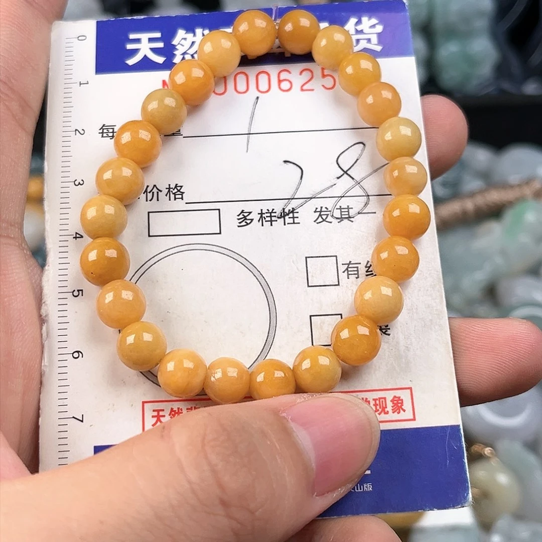 翡翠颈饰未镶嵌天然翡翠A货多样性发其中一件