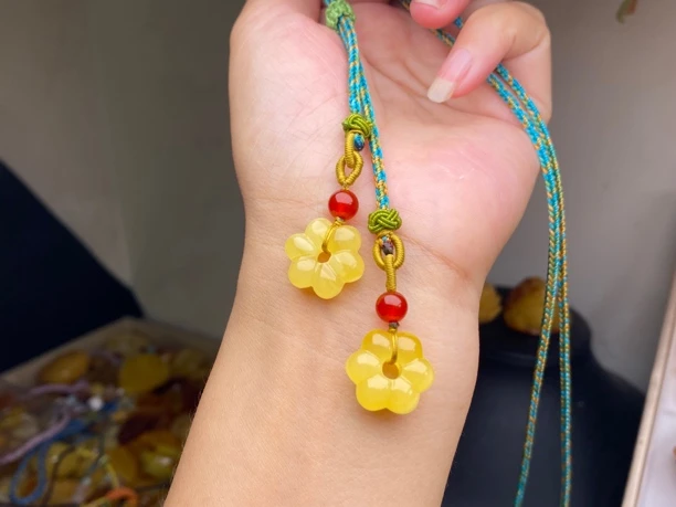 天然琥珀蜜蜡吊坠小花花