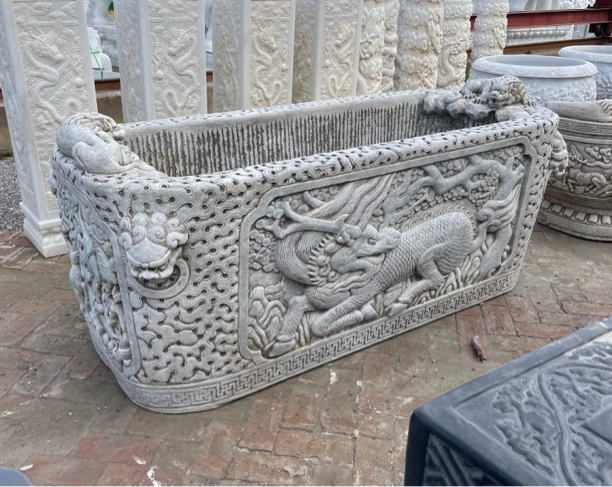 麒麟卧松石槽，门海，青白石，长2米宽85高77，吸水兽可吐水