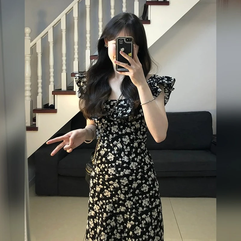 A415韩国小众初恋感荷叶边小飞袖碎花裙2025新款复古惊艳感连衣裙