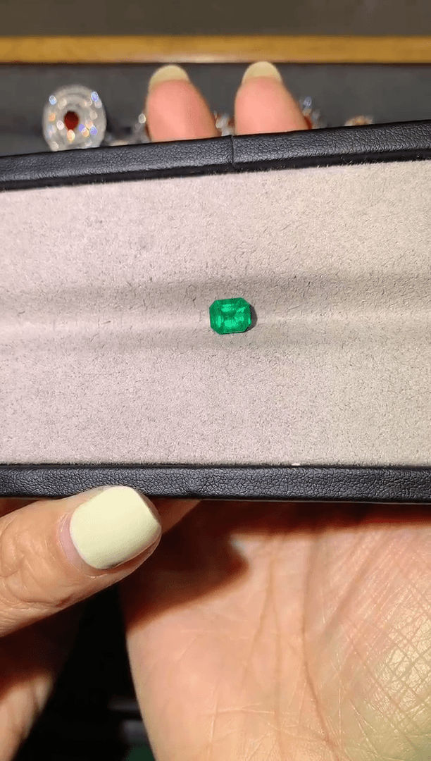 【闪购商品】祖母绿裸石未镶嵌小**～1.26ct 木佐色极微油