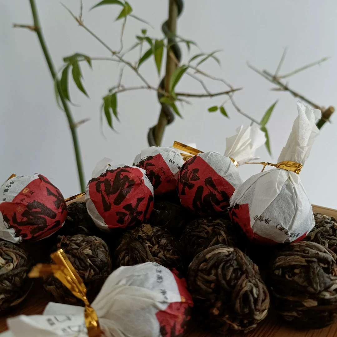2023年磨烈龙珠 普洱茶生茶 8g/颗