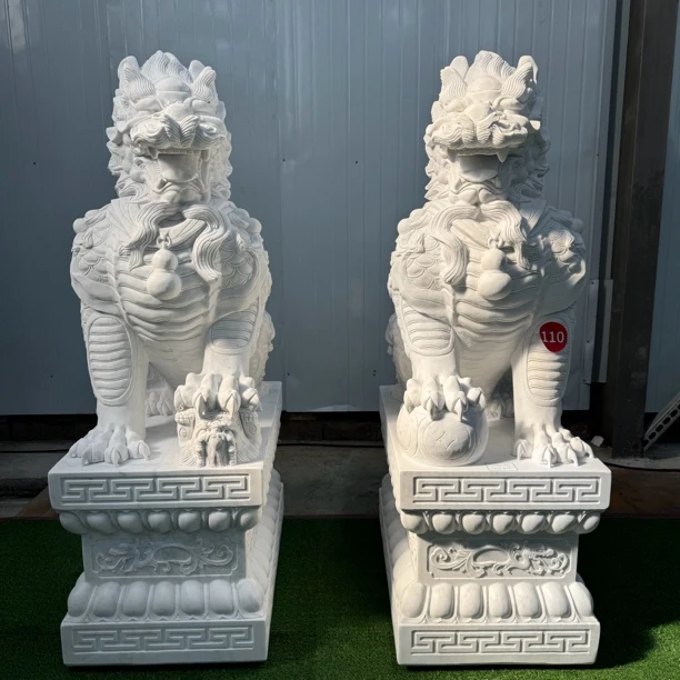 精雕汉白玉龙爪麒麟摆件一对门口青石麒麟庭院别墅酒店看门摆件