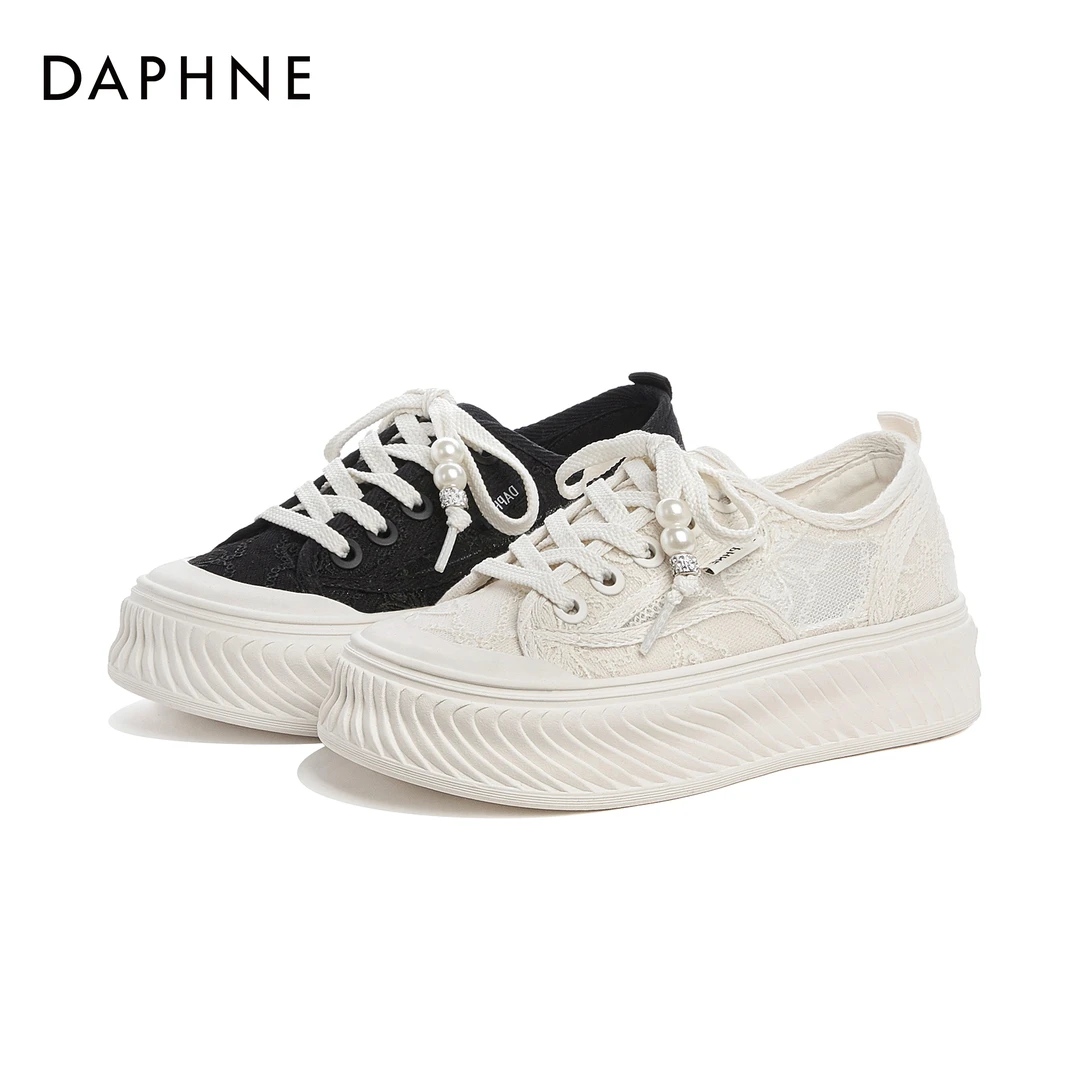 达芙妮休闲板鞋夏季时尚气质小香风百搭薄款镂空小众厚底蕾丝网面