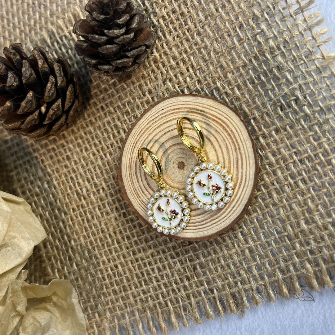 铜合金耳饰 批兔兔小花徽章式吊坠耳环精致百搭时尚