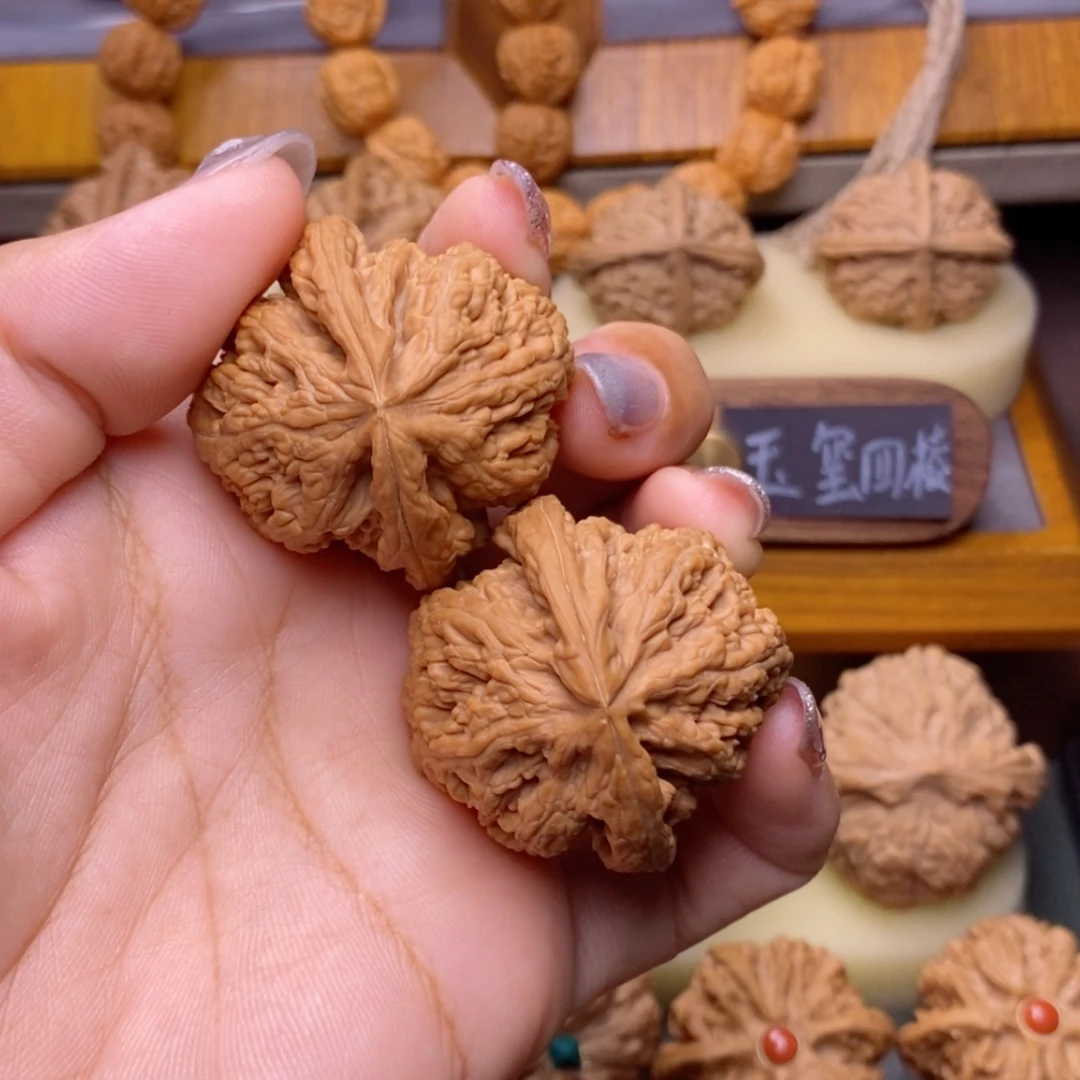 【闪购商品】文玩核桃把件国****