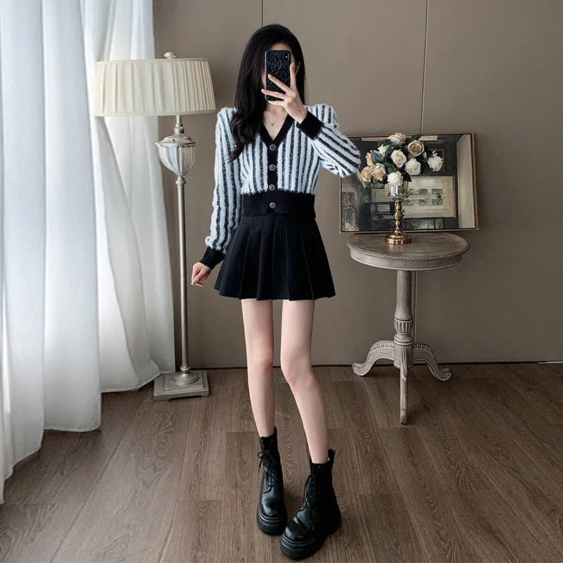 2024新款气质小个子修身显瘦时尚弹力长袖针织衫高腰短裙套装