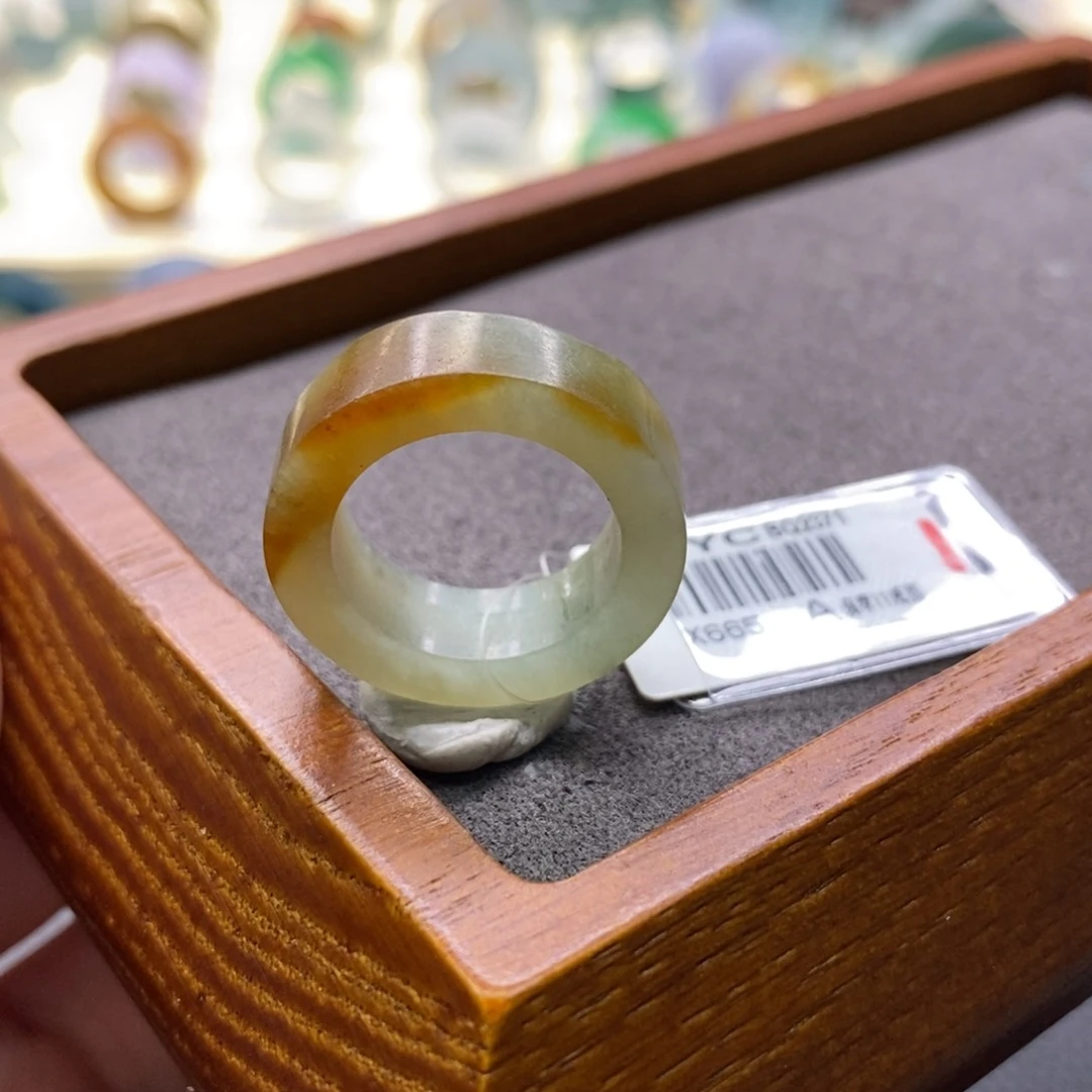 定制翡翠未镶嵌戒指
