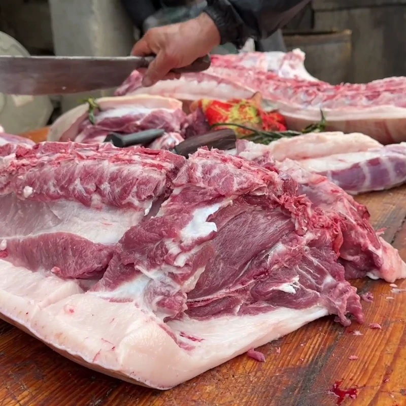八万农场喂养一年茶香黑土猪肉现场称重（顺丰包邮）