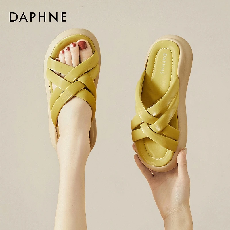 达芙妮厚底拖鞋女夏季外穿2025新款踩屎感软底凉拖鞋云朵沙滩鞋ZX