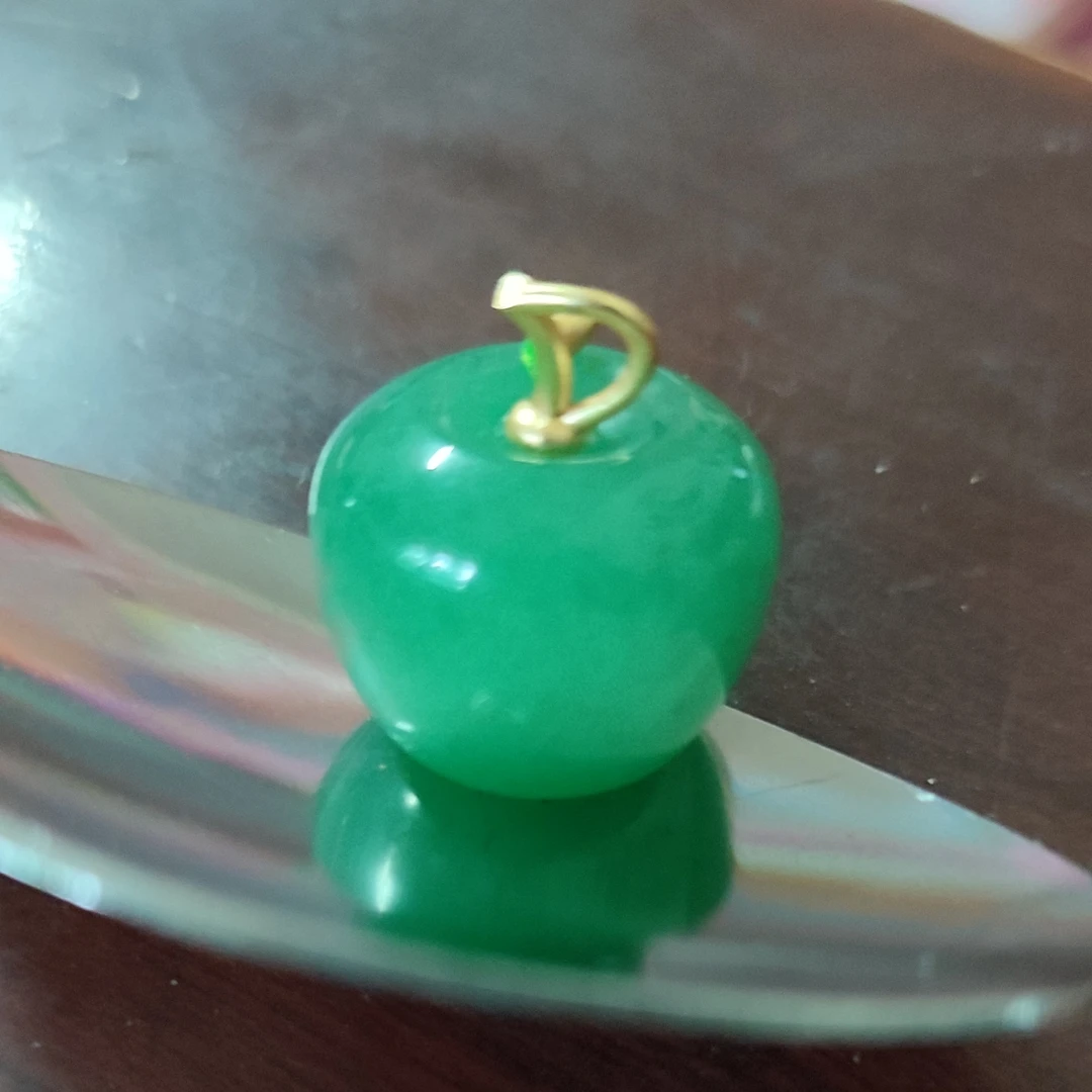 天然东陵玉苹果吊坠寓意平平安安多样性发货送皮绳