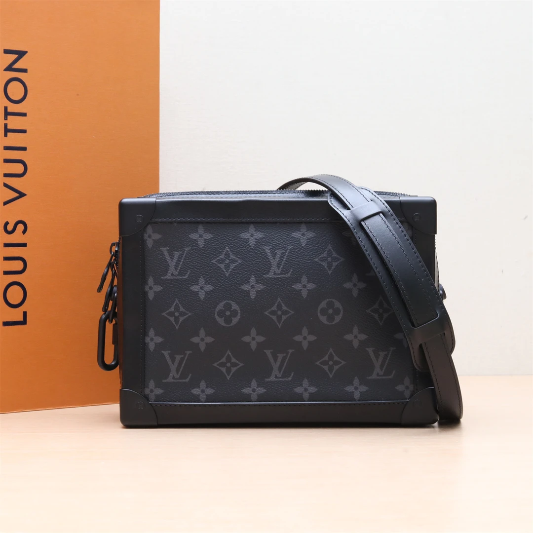 95新 LouisVuitton/路易威登 新粉 758756Soft Trunk 软盒子包