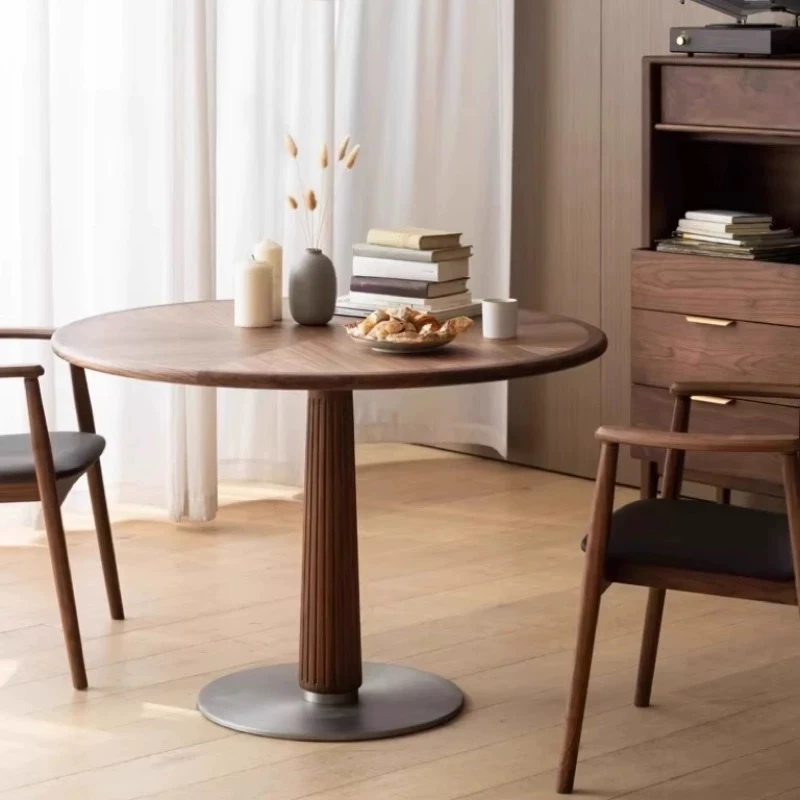 复古实木圆餐桌侘寂风家用小户型极简餐厅饭桌中古洽谈圆形餐桌