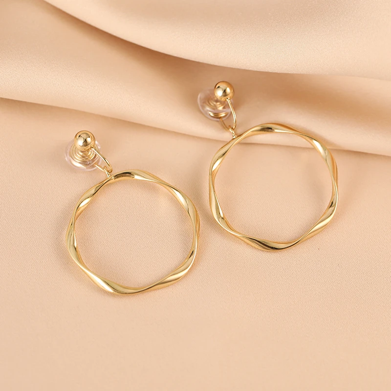 合金耳饰 时尚大气圆圈耳钉小众设计感轻奢耳环蚊香盘耳夹无耳洞