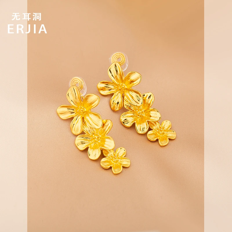 合金耳饰 金色花朵长款耳钉时尚气质复古高级感蚊香盘无耳洞耳夹
