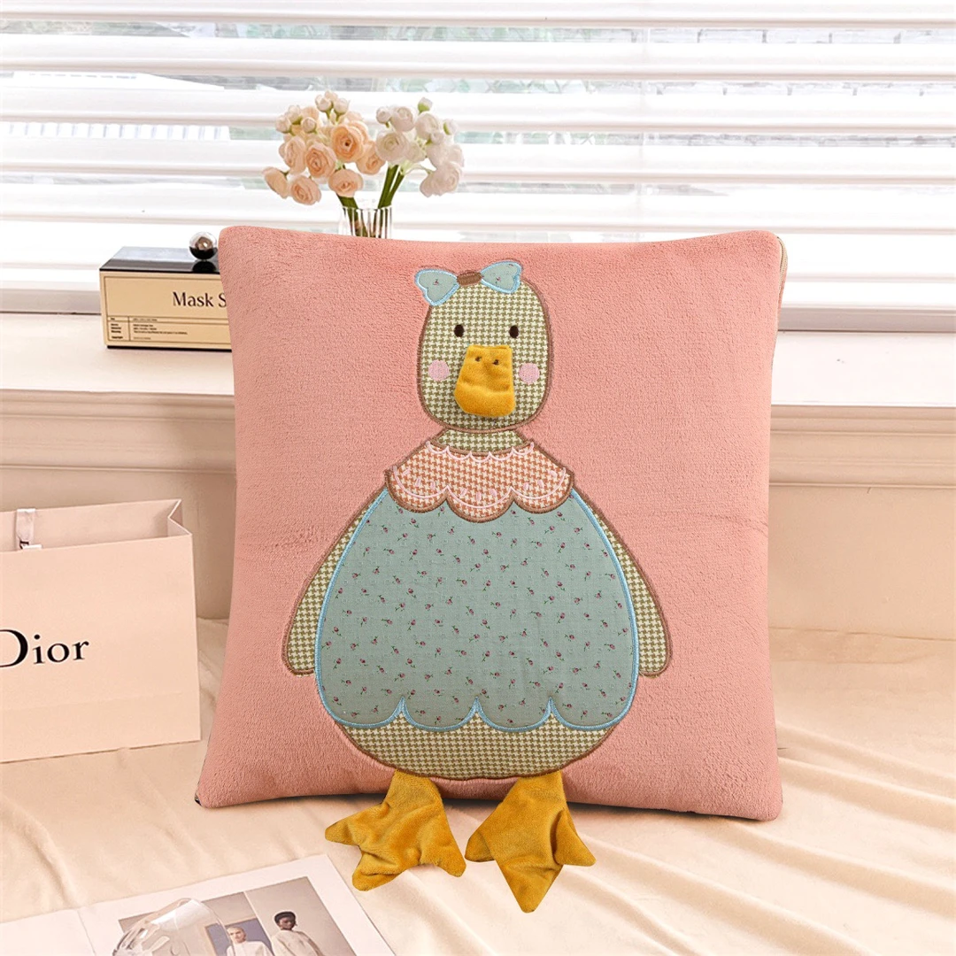 新款加厚牛奶绒（花朵朵）贴布绣汽车抱被枕被子 沙发靠枕被子