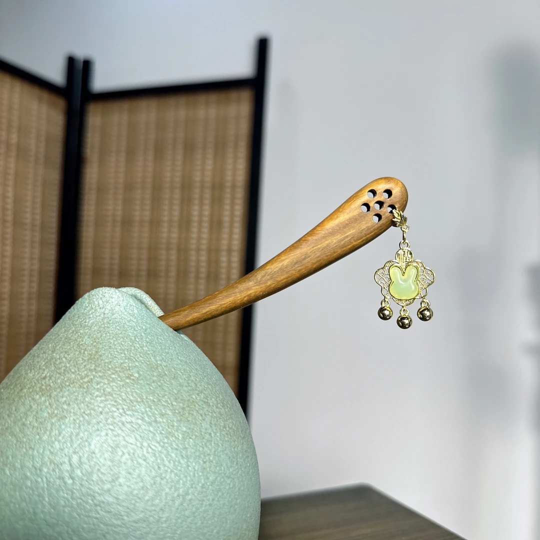 13厘米天然绿檀木发簪【清秋玉兔】百搭国风檀木香味盘发簪0592