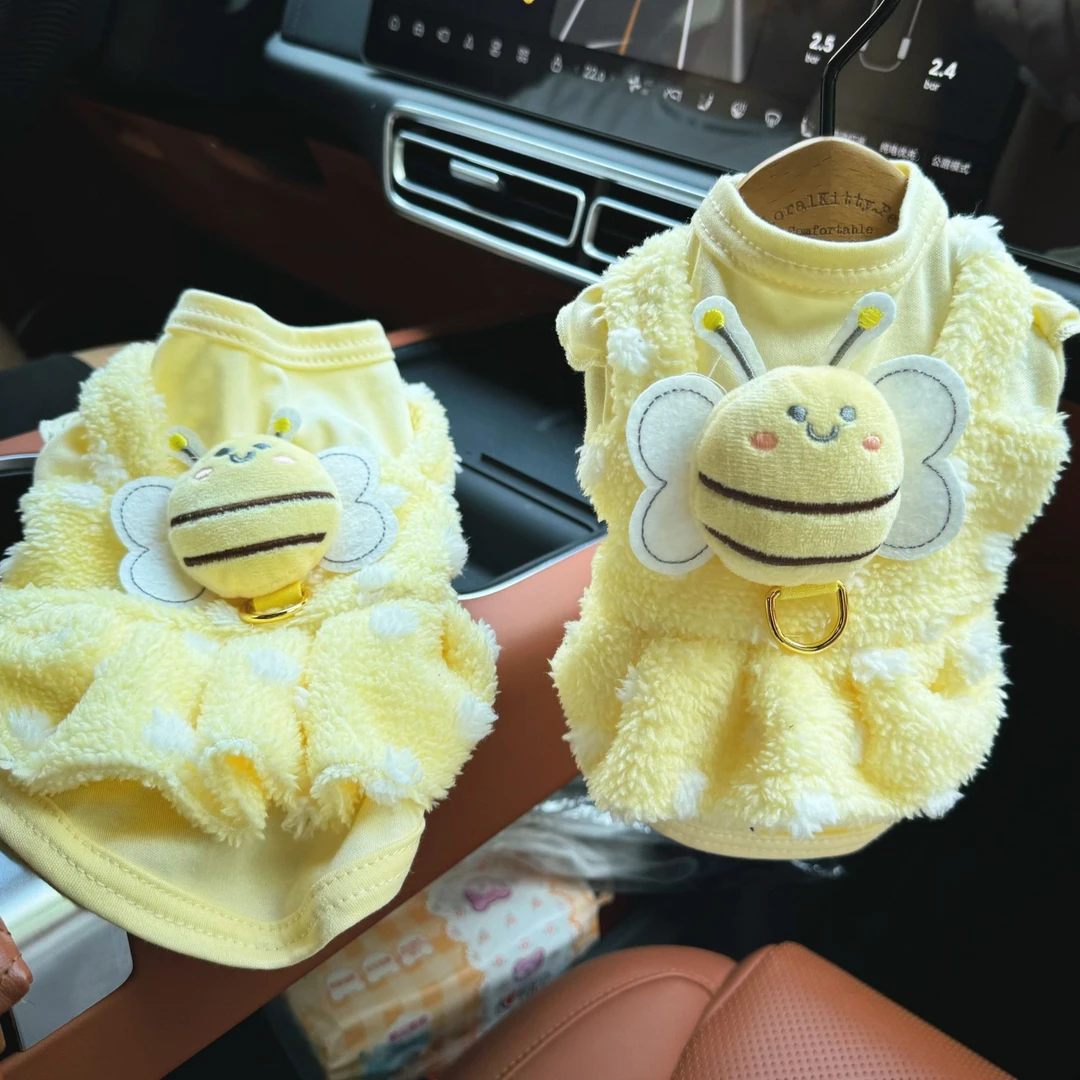 宠物衣服秋冬新款24假2件蜜蜂绒绒裙可爱超萌可牵引衣服