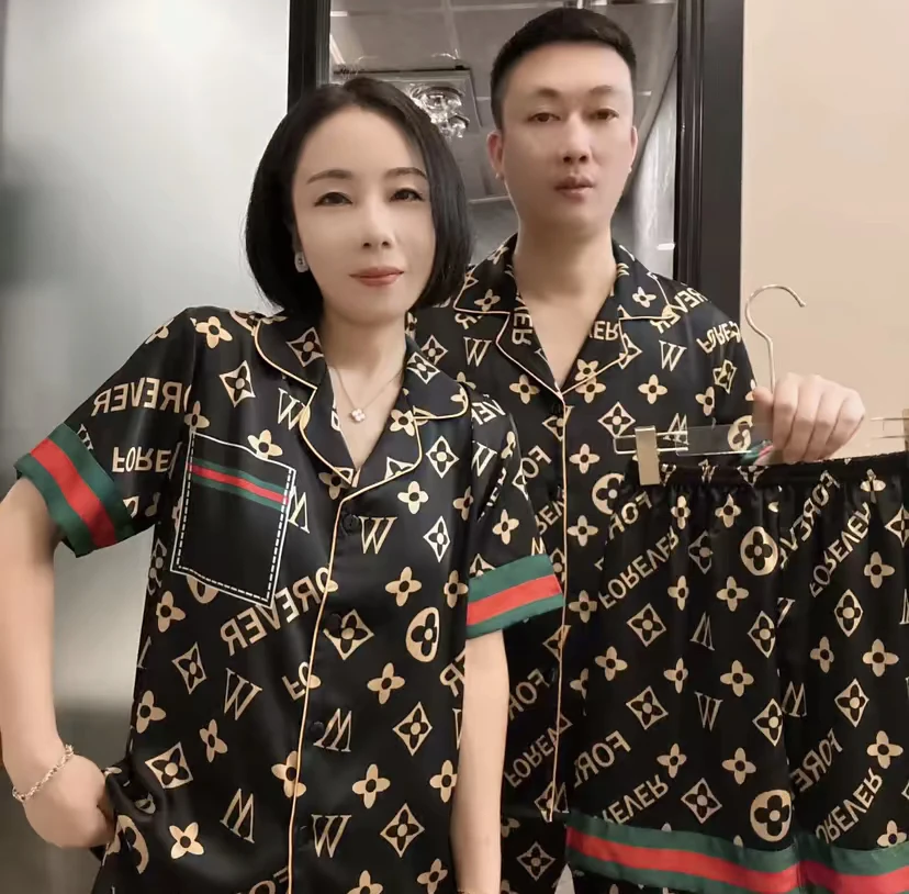 洋气大牌风暖气房睡衣女夏三件套薄款宽松短袖男士情侣黑金家居服