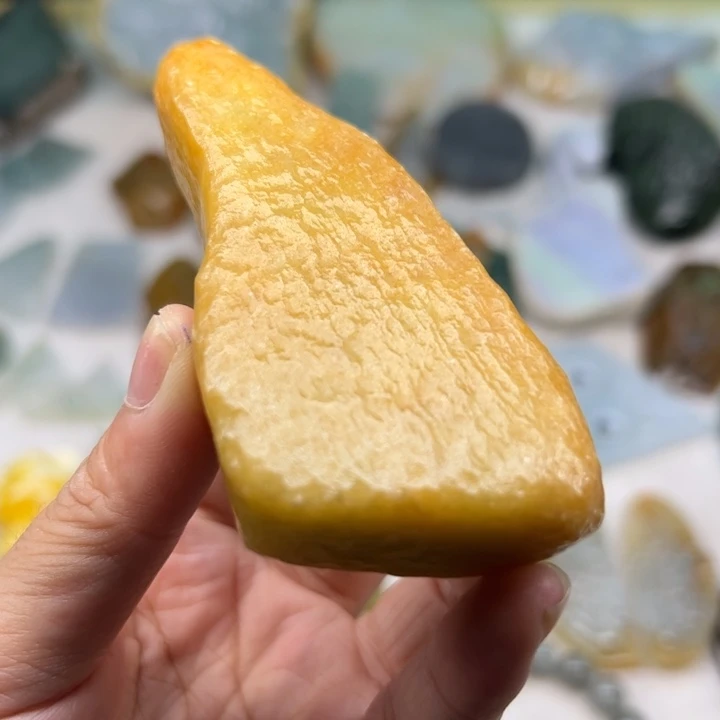 翡翠颈饰未镶嵌毛料