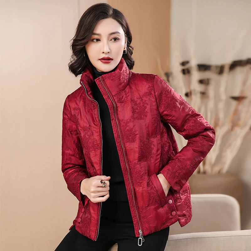 羽绒服女短款2024冬季新款宽松显瘦立领白鸭绒外套小个子保暖冬装