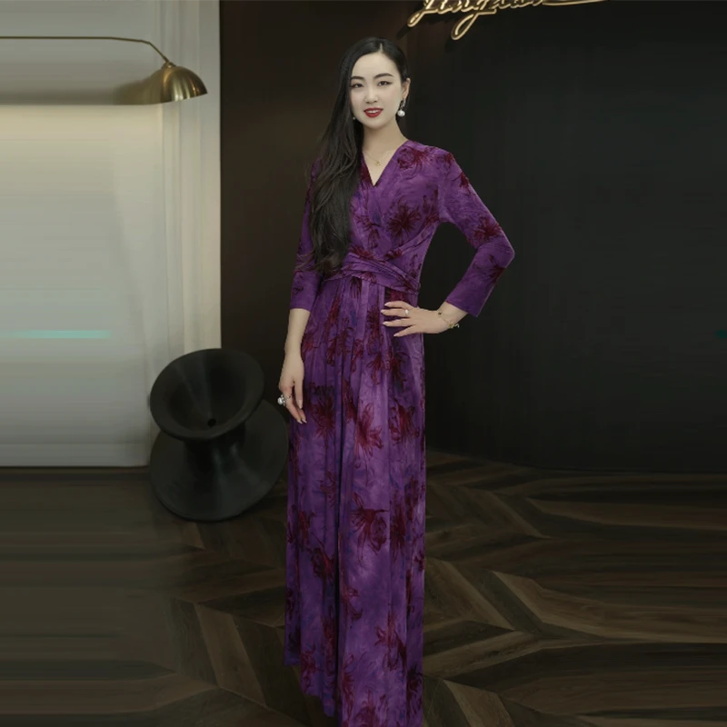 初秋新款连衣裙2024新款气质显瘦针织收腰长款裙子女修身高级长裙